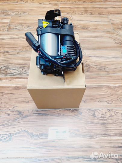 Компрессор Jeep Grand Cherokee WK2 68041137AD