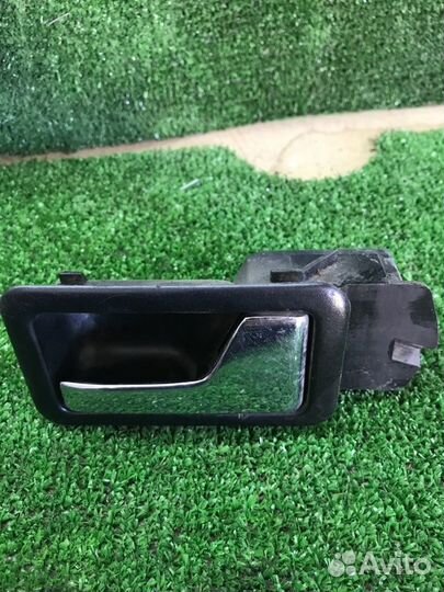 Ручка двери внутренняя передняя правая Audi 80 B3