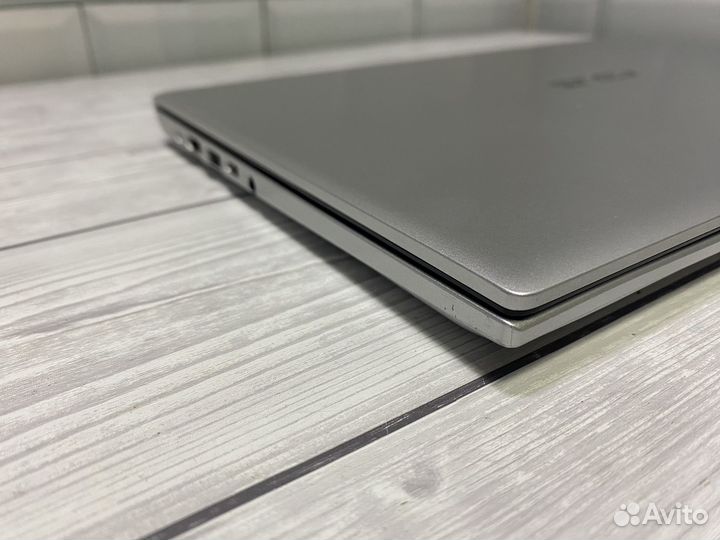 Asus vivobook 14