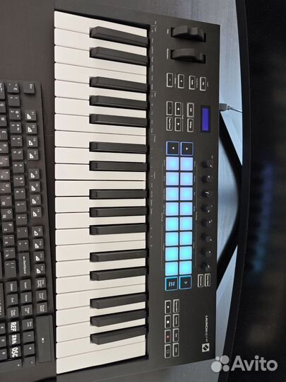 Миди клавиатура Novation launchkey 37