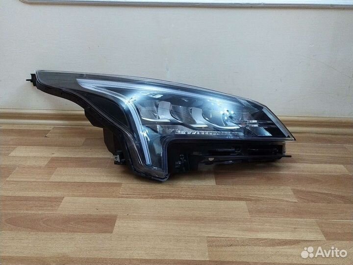 Фара правая Kia Rio 4 2020