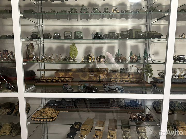 Продам коликционные военые танки