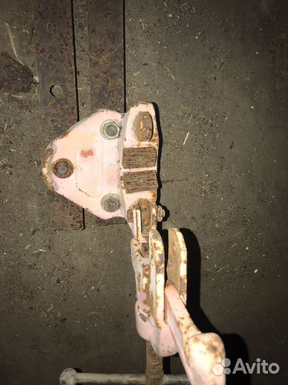 Тиски слесарные