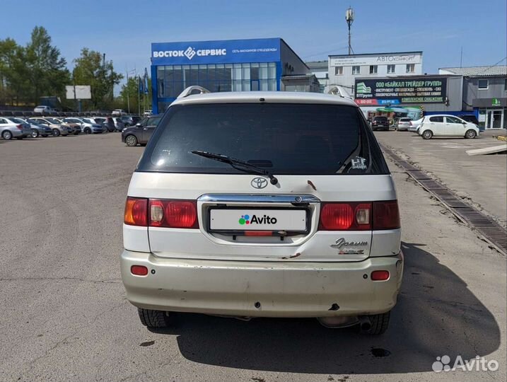 Toyota Ipsum 2.0 AT, 1999, 200 000 км