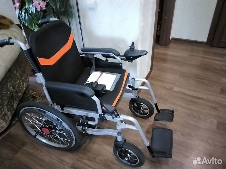 Инвалидная коляска с электроприводом бу