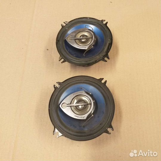 Динамики в авто pioneer
