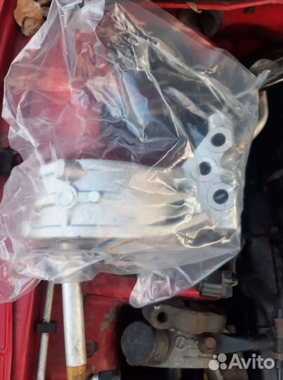 Подушка двигателя mitsubishi galant,dodge stratus