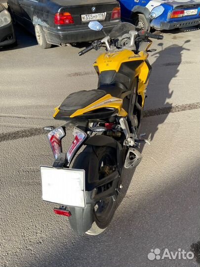 Bajaj Pulsar RS 200