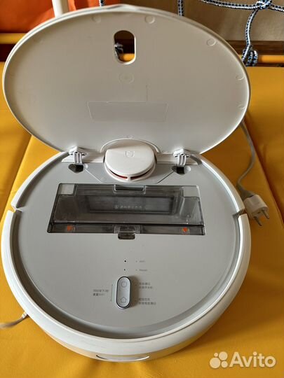 Робот-пылесос Xiaomi Mi Robot Vacuum Cleaner EU