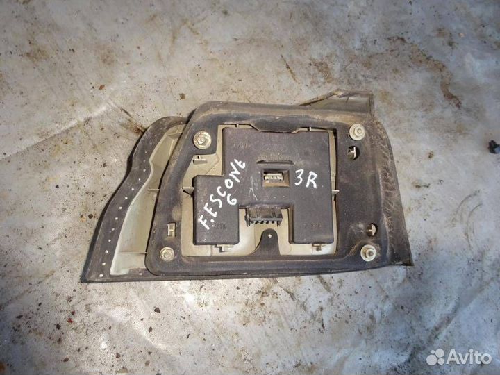 Фонарь задний наружный правый Ford Escort/Orion 1