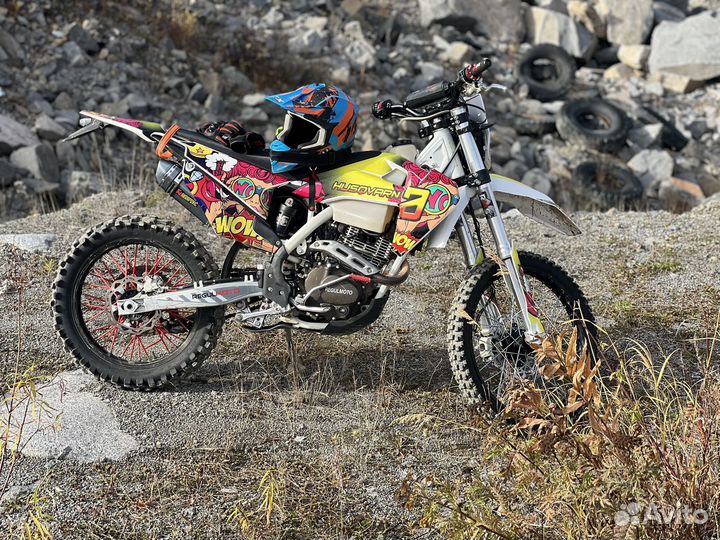 Стоит без дела