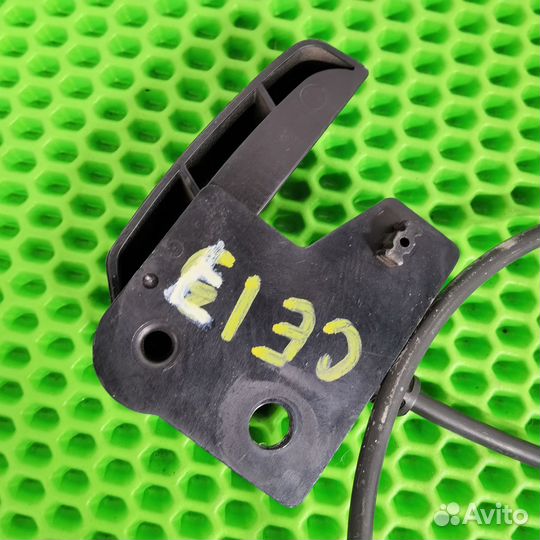 Замок капота с тросиком Cadillac Escalade GMT800