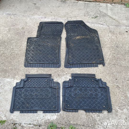 Комплект резиновых ковриков