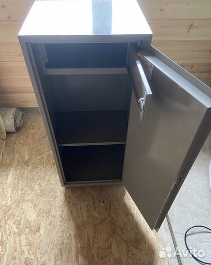 Сейф металлический