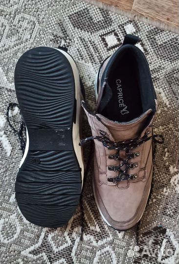 Ботинки кроссовки 41размер