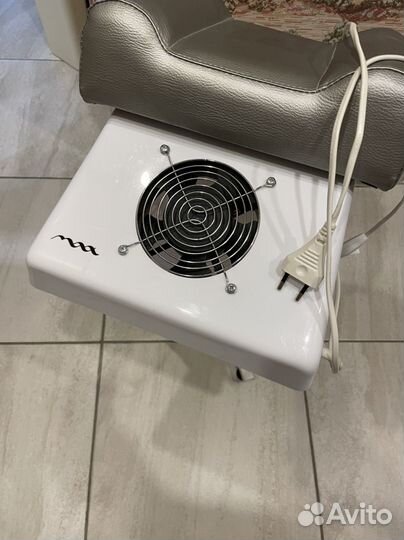 Подставка для педикюра с вытяжкой