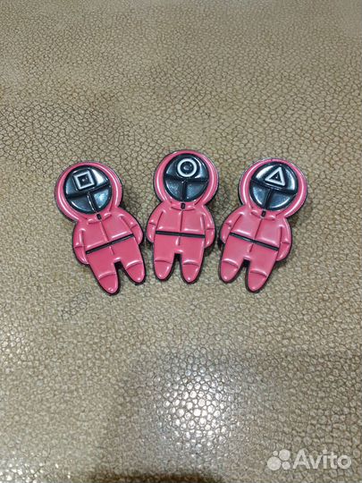 Значки,брошки эмаль