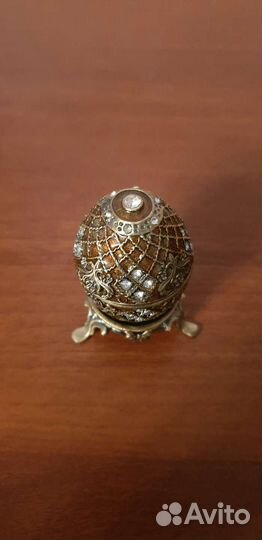 Шкатулка яйцо