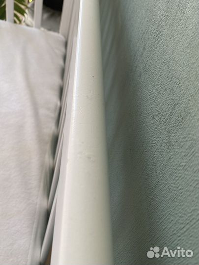 Детская кроватка с маятником