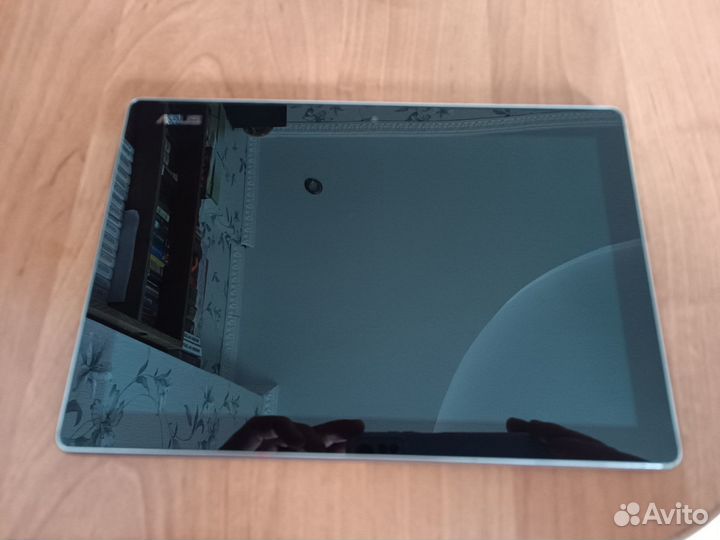 Продам планшет asus zen pad модель p021