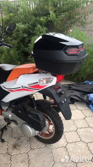 Скутер скорпион