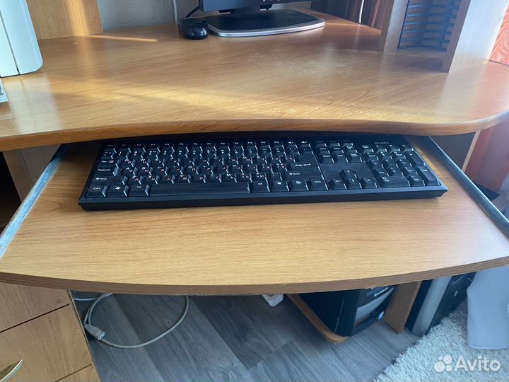 Компьютерный стол бу с тумбой