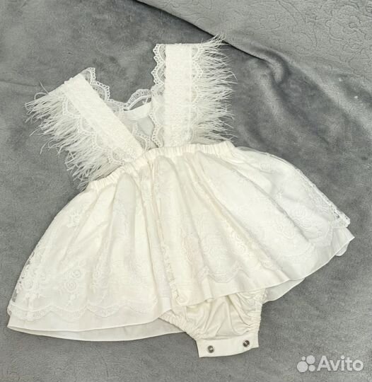 Кружевное платье с перьями 80-92