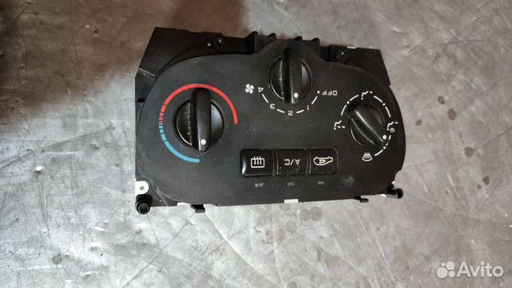 Блок управления отопителя Peugeot 307 2005