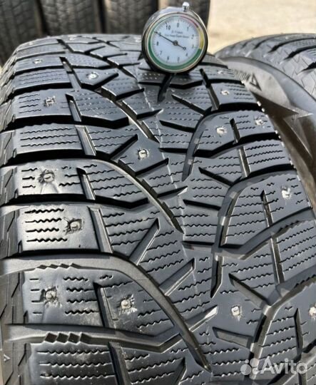 Bridgestone Blizzak Spike-02 SUV 235/65 R18 106T