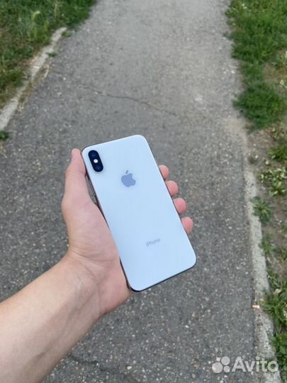 iPhone X, 64 ГБ