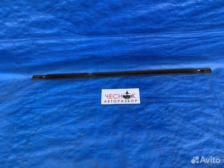 Молдинг уплотнитель стекла Renault Koleos