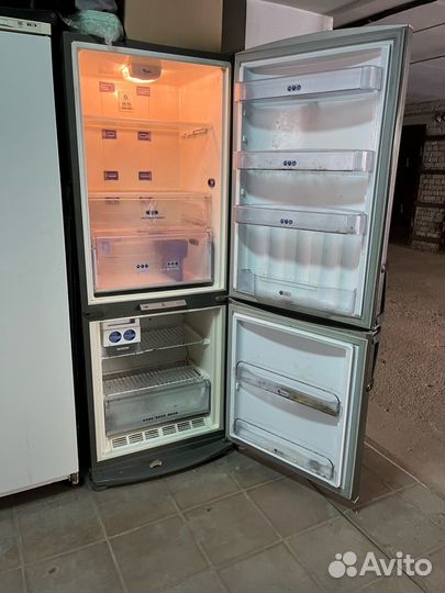 Холодильник Whirlpool