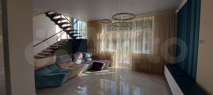 Дом 200 м² на участке 12 сот.