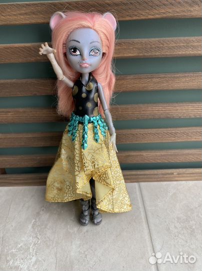 Кукла монстр хай