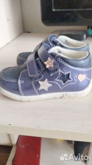 Продам обувь для девочки от 22до 27
