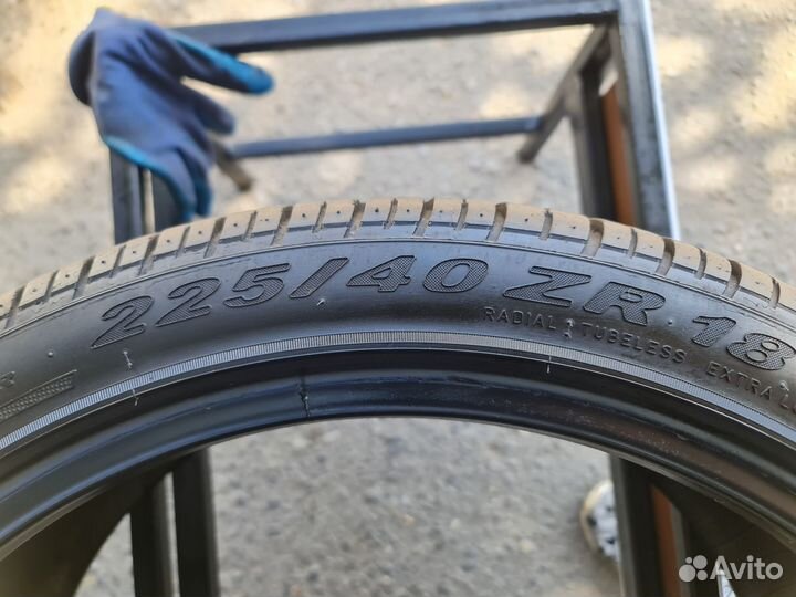 Pirelli P Zero Rosso 225/40 R18