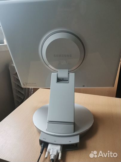 Монитор Samsung SyncMaster 173p plus