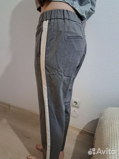 Брюки женские с лампасами reserved M