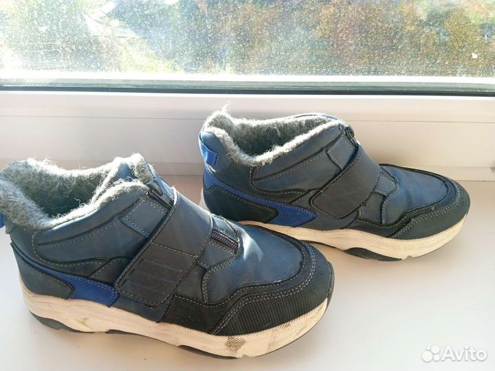 Кроссовки с мехом р. 36