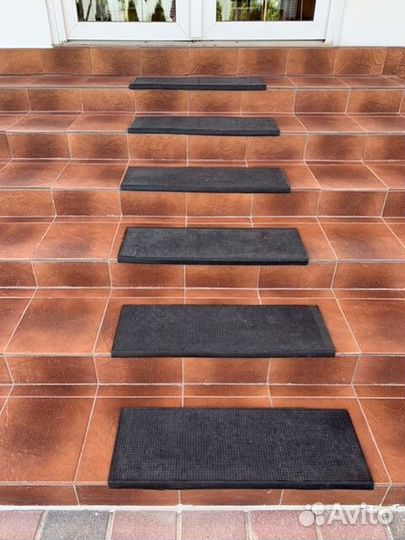 Коврик резиновый на ступеньку