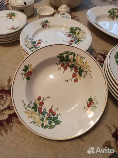 Столовый гарнитур на 33 предмета 