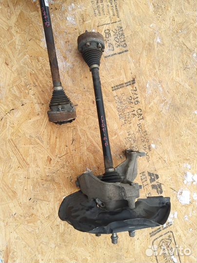 Цапфа задняя кулак ступица Volkswagen Tiguan 1