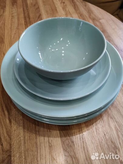 Тарелки Икеа фэргрик светло-зеленого цвета