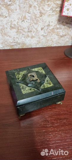 Малахитовая шкатулка