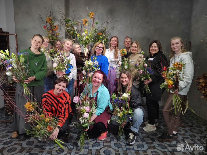 Флорист-оформитель, помощник декоратора