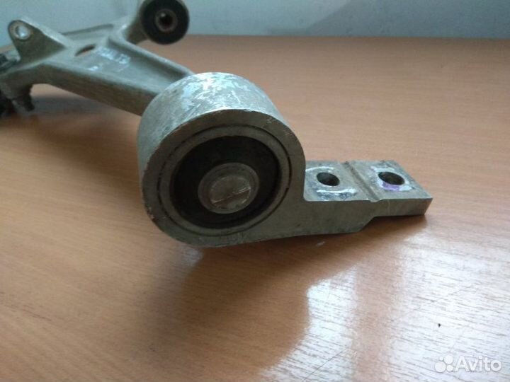 Рычаг передний левый нижний Nissan X-Trail (T30)