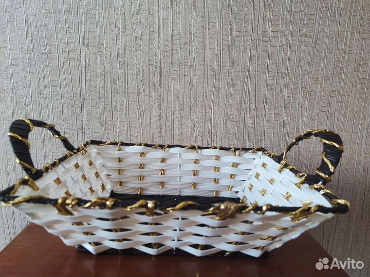 Корзина плетеная из пластика