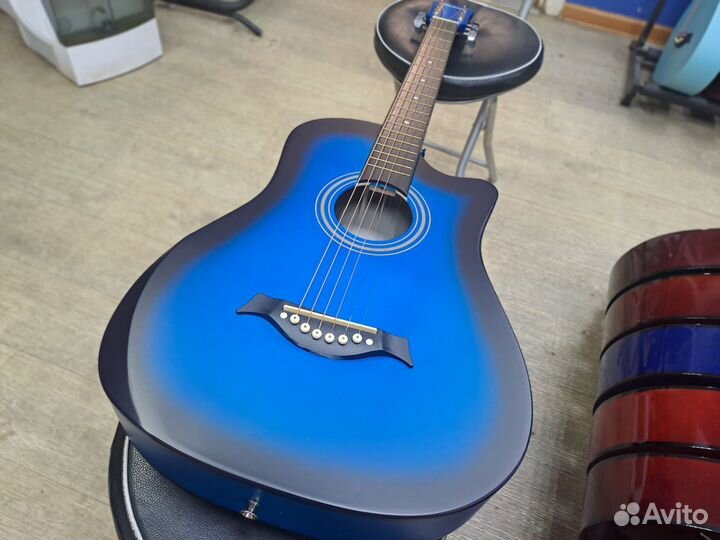 Гитара акустическая с металлическими струнами
