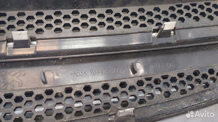 Решетка радиатора Peugeot Partner, 2006