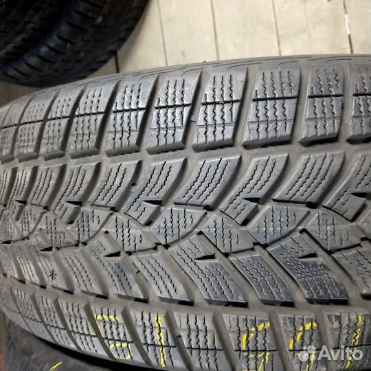 Goodyear UltraGrip Performance Gen-1 235/55 R19 105V
